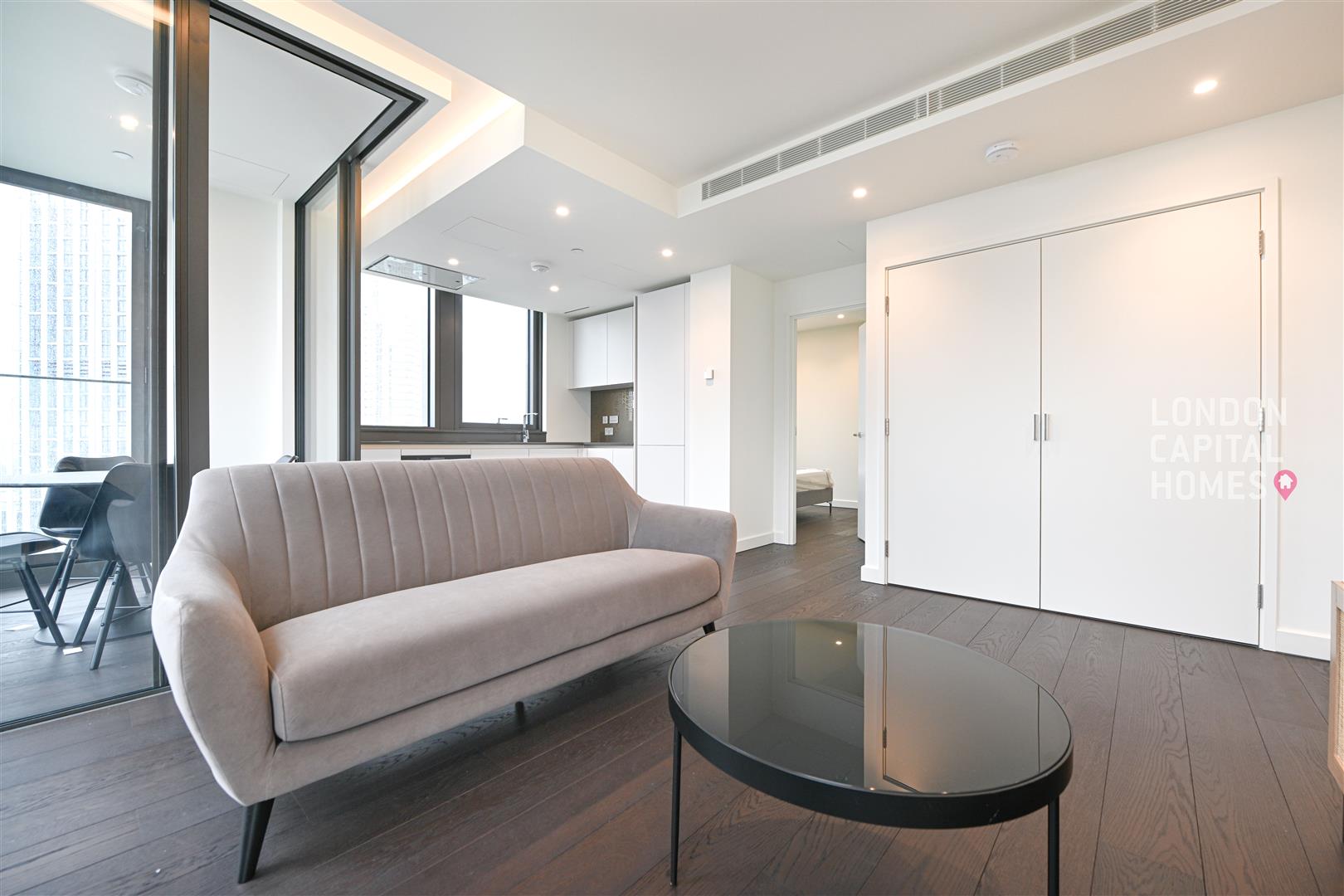 2 bed property in 67 Bondway, London